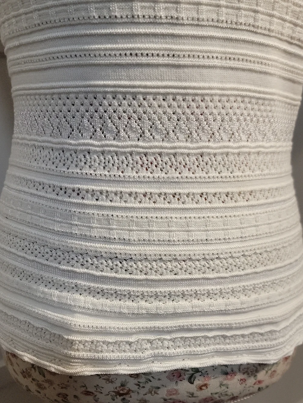 White House Black Market White Textured Knit Halter Top Size XS - Picture 2 of 11